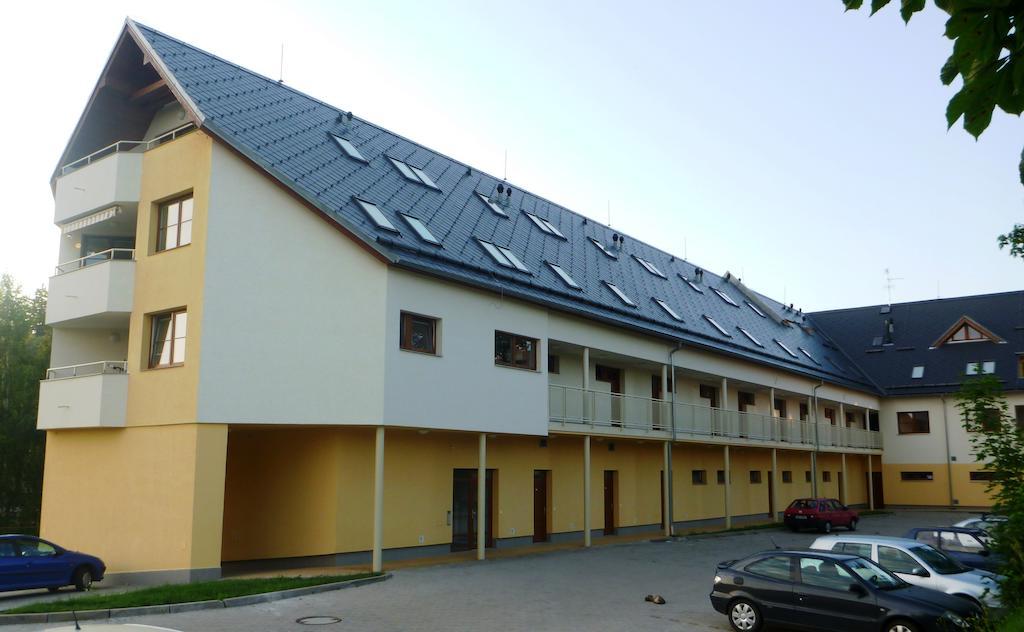 Apartment Apartman Velke Losiny *